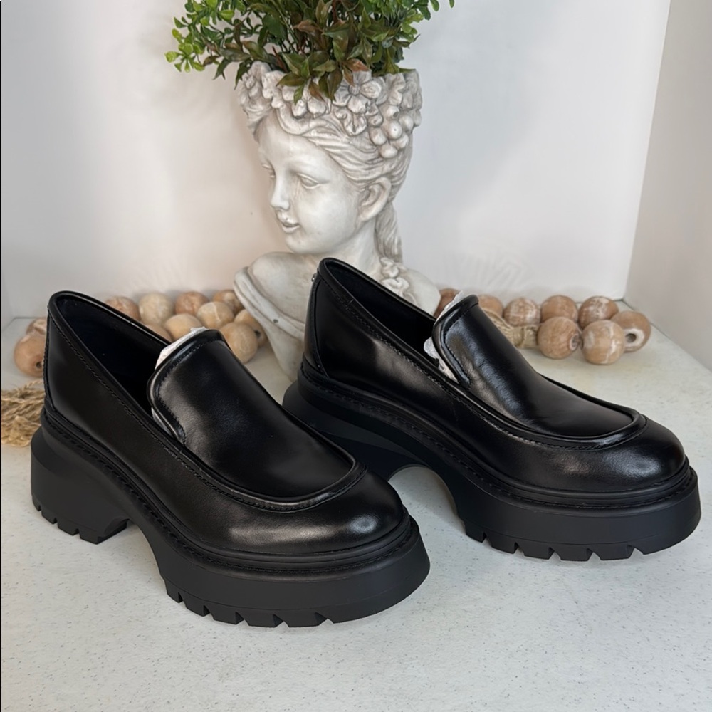 MICHAEL MICHAEL KORS
Shiloh Leather Loafer Black Size 8.5 - Picture 3 of 12